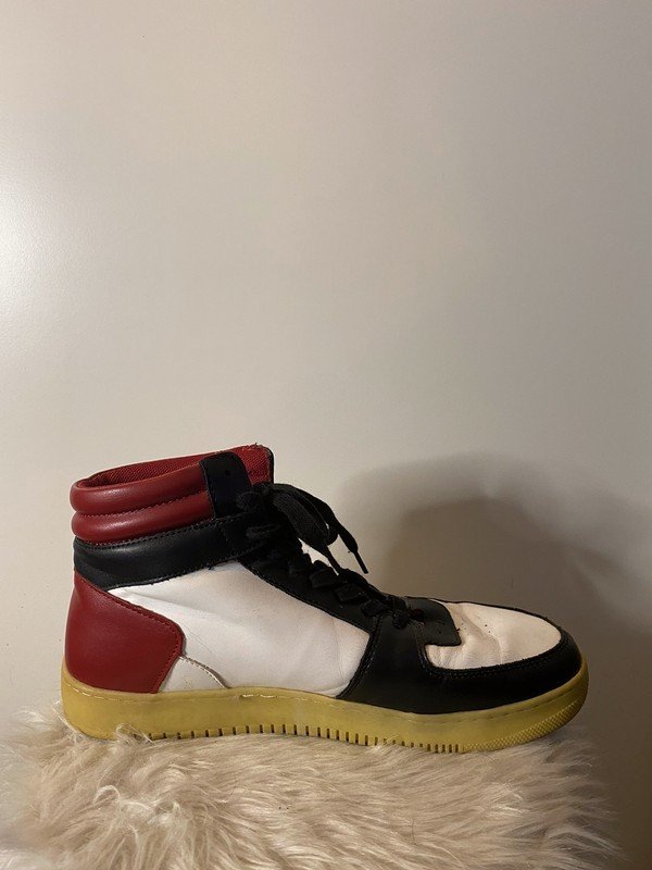 Schwarz weiß rote new Yorker sneaker Größe 43