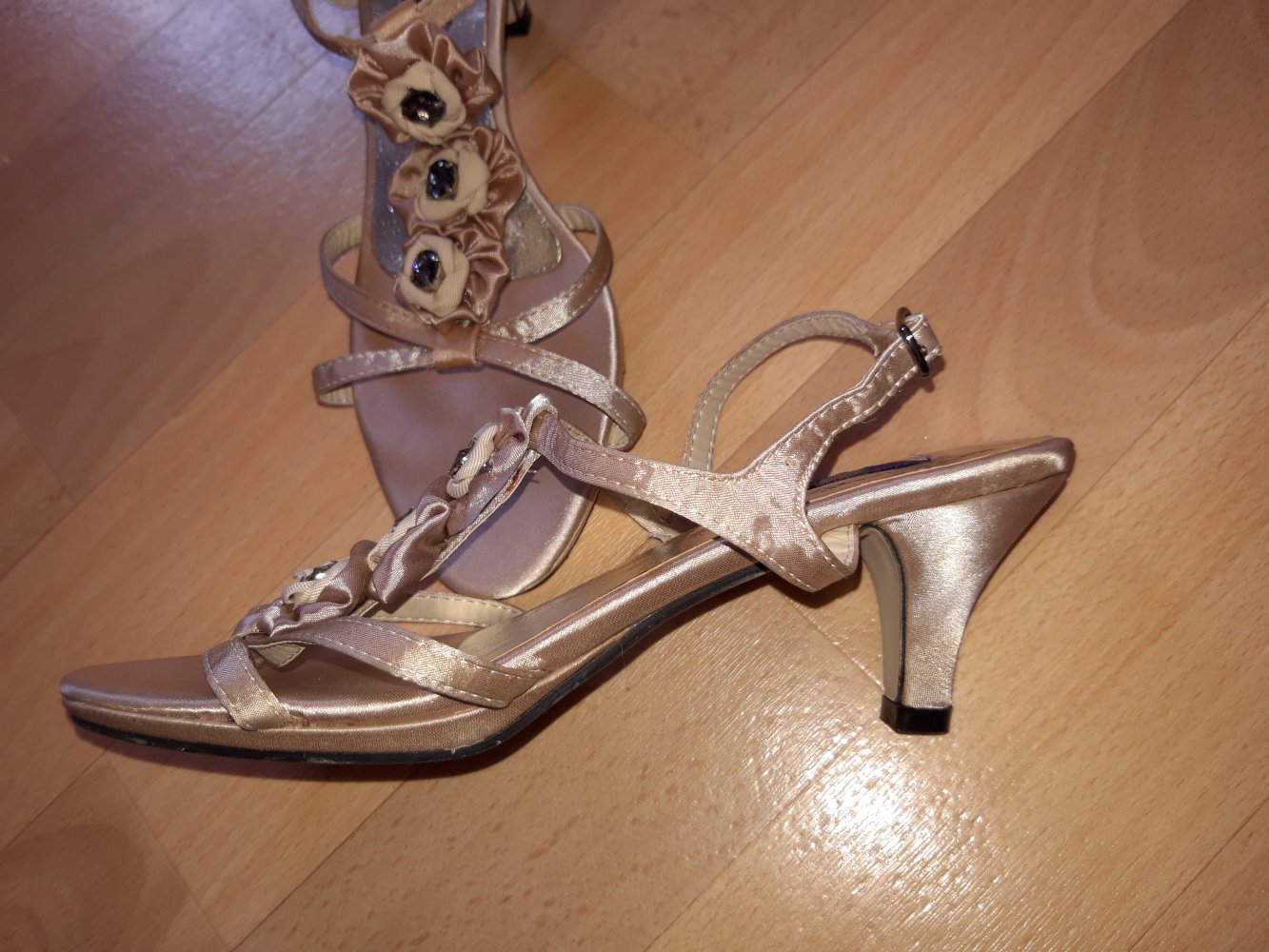 Sandalette Pumps Gr. 37 champagner satin