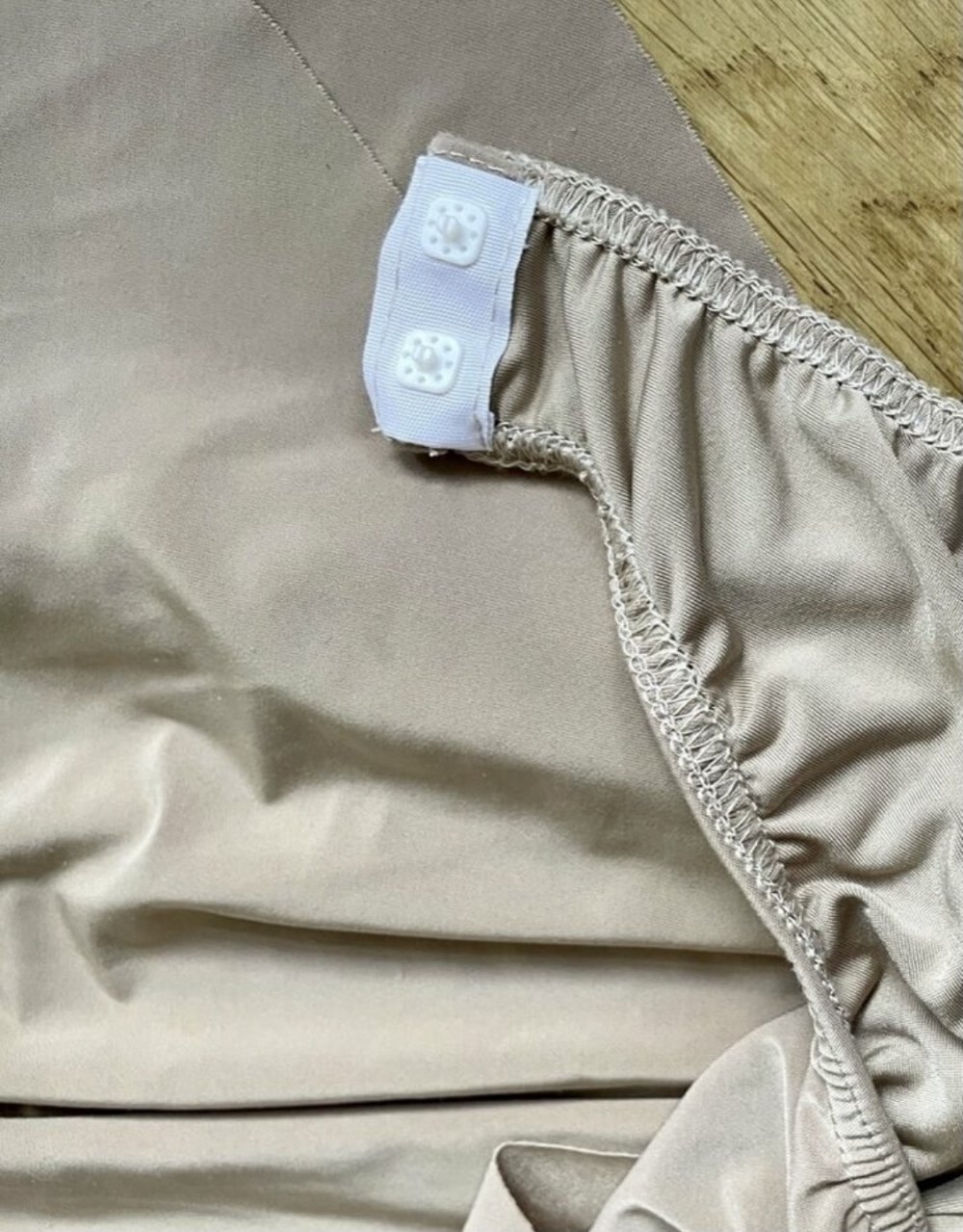 Nude Body mit Spaghettiträger und Volants