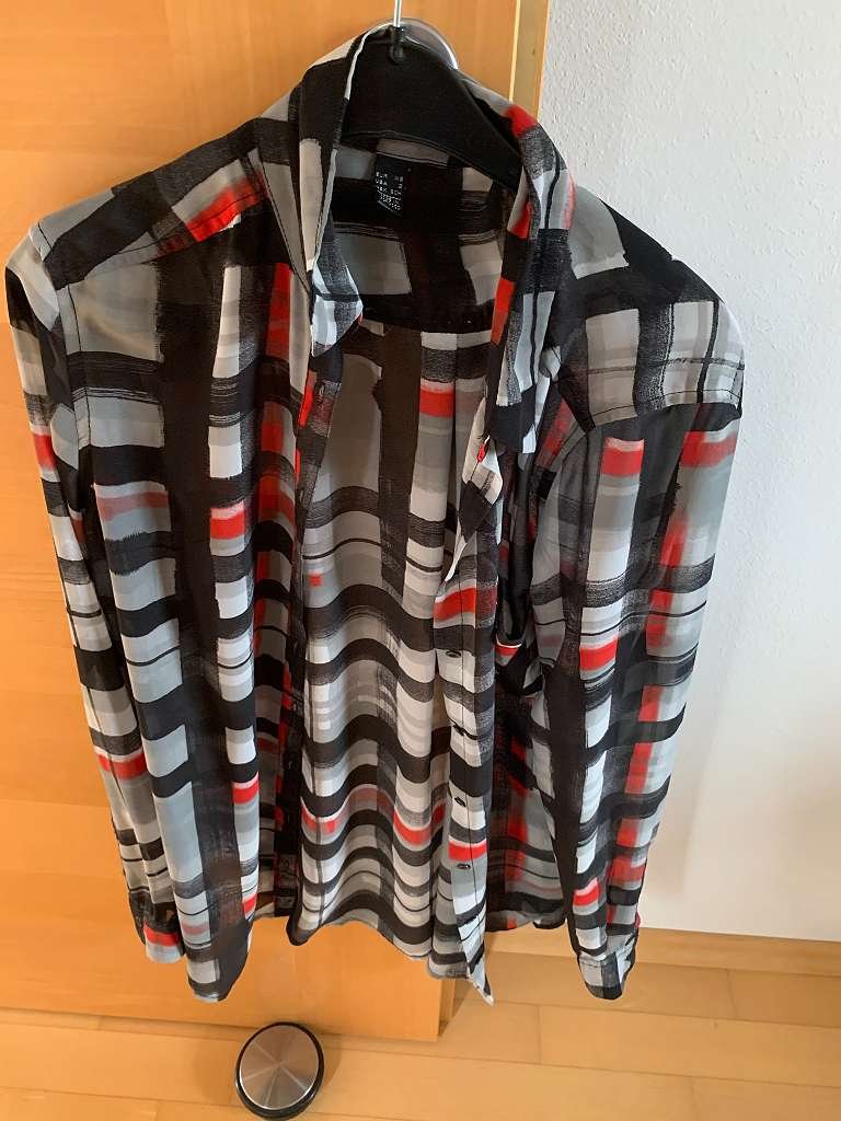 leicht durchsichtige Bluse