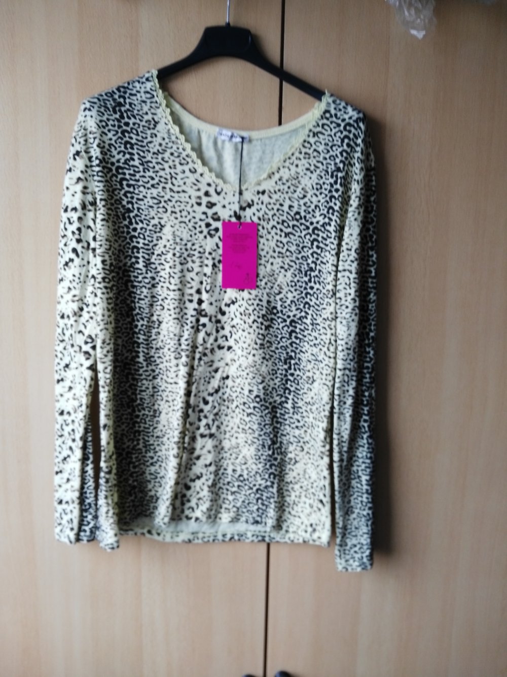 schönes getigertes Shirt