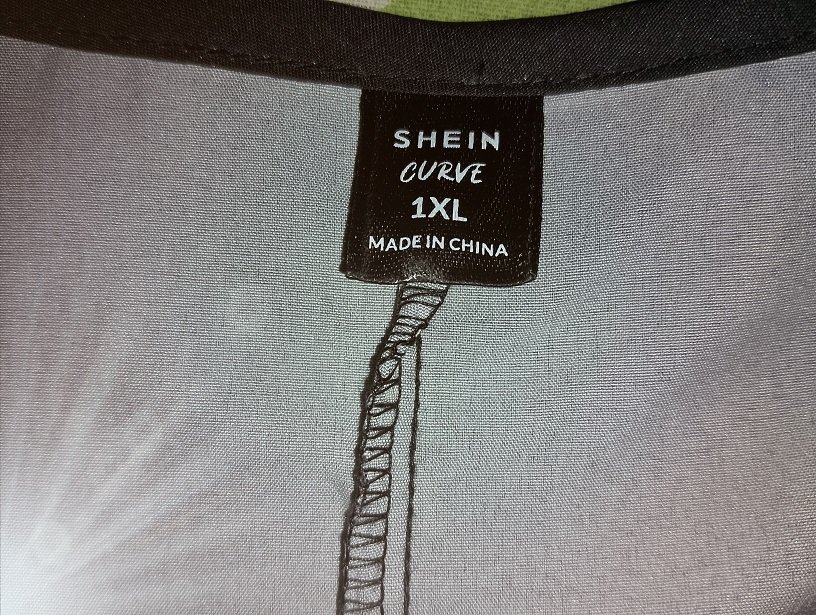 Shein Curve Damen Sommer Shirt blumig Gr.XL schwarz bunt geblümt- Neuw.