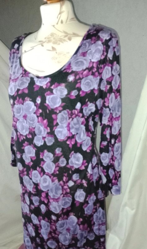 Paprika Damen Marken Jerseykleid Gr.40 lila geblümt