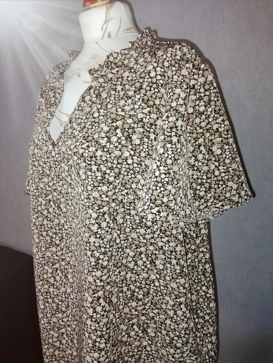 Shein Curve Damen Sommer Bluse Gr.4XL 50 Bauerblümchen bunt