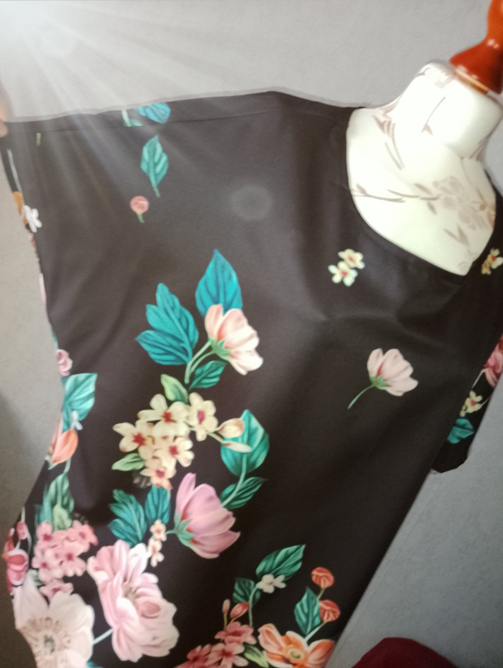 Shein Curve Damen Sommer Shirt blumig Gr.XL schwarz bunt geblümt- Neuw.