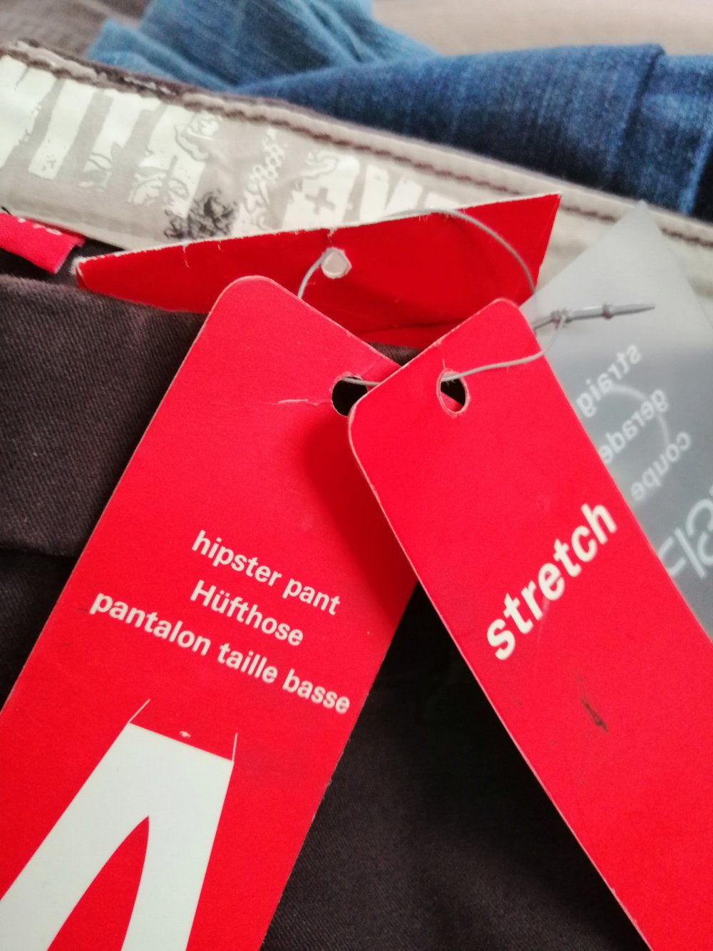 samtige braune Hose, Stretch, neu mit Etikett