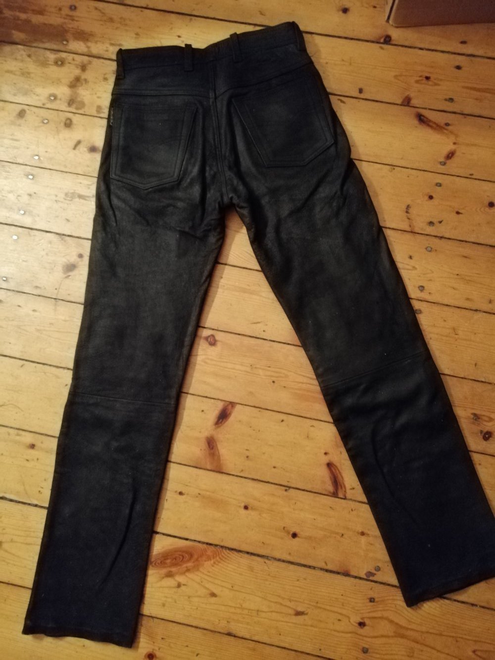 schwarze Nubuklederhose 5-Pocket-Style Größe 29
