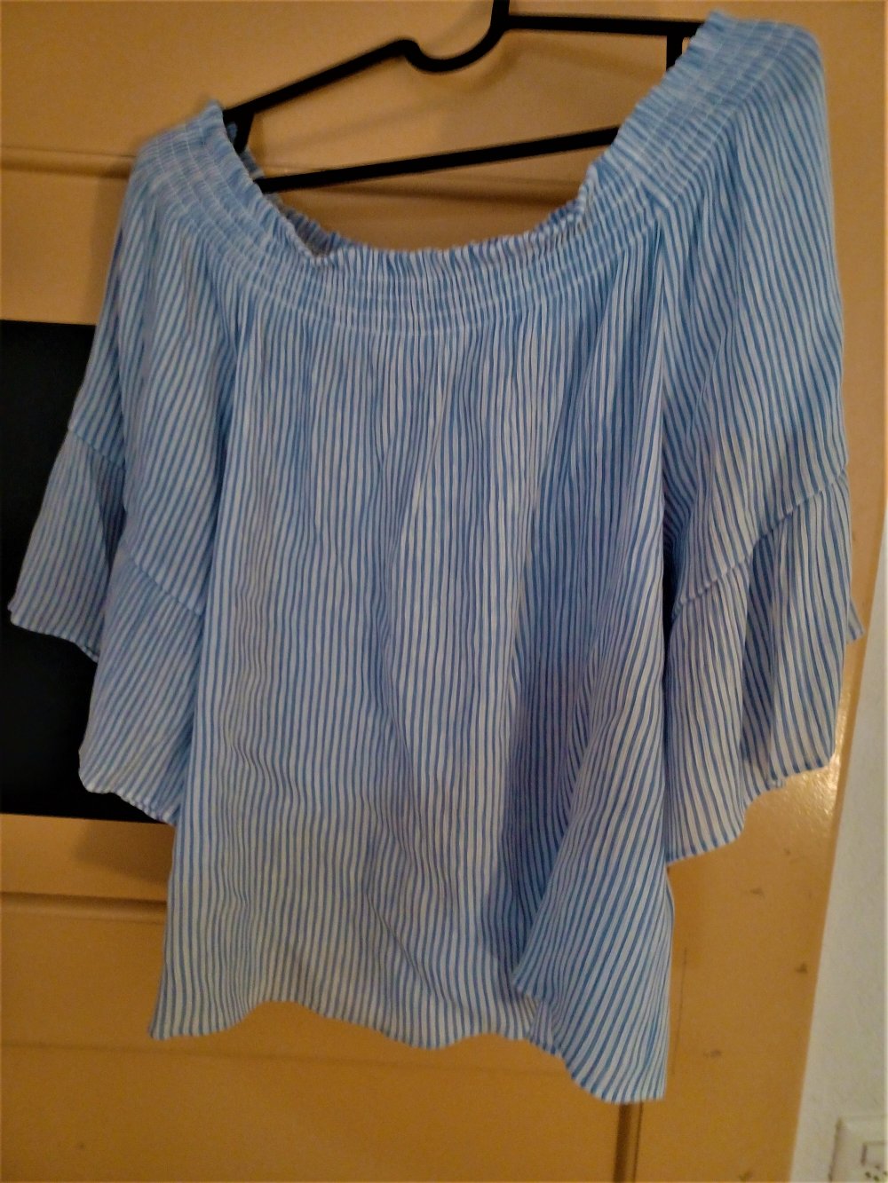 hellblau/weiss gestreifte Bluse