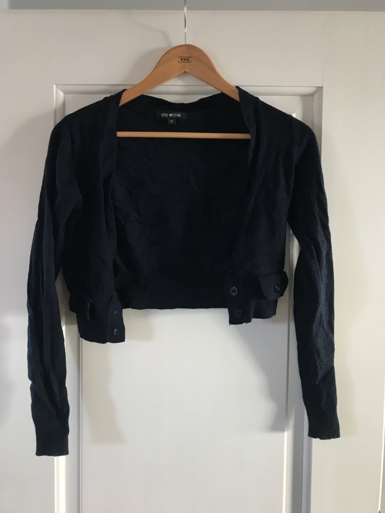 Dunkelblaues Bolerojäckchen