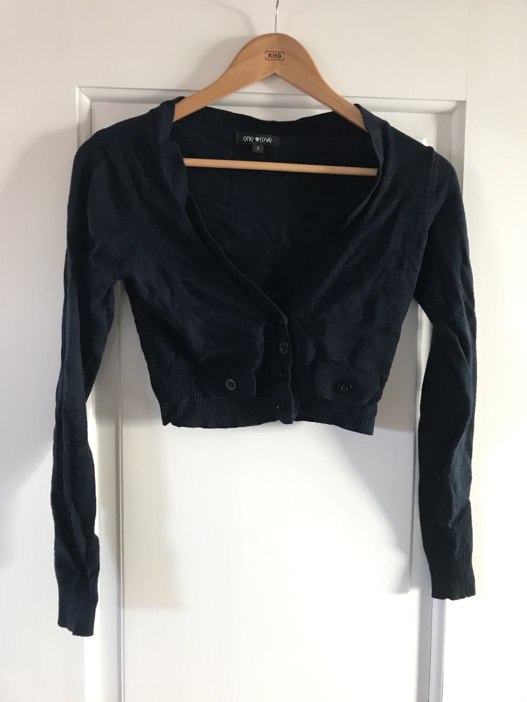 Dunkelblaues Bolerojäckchen