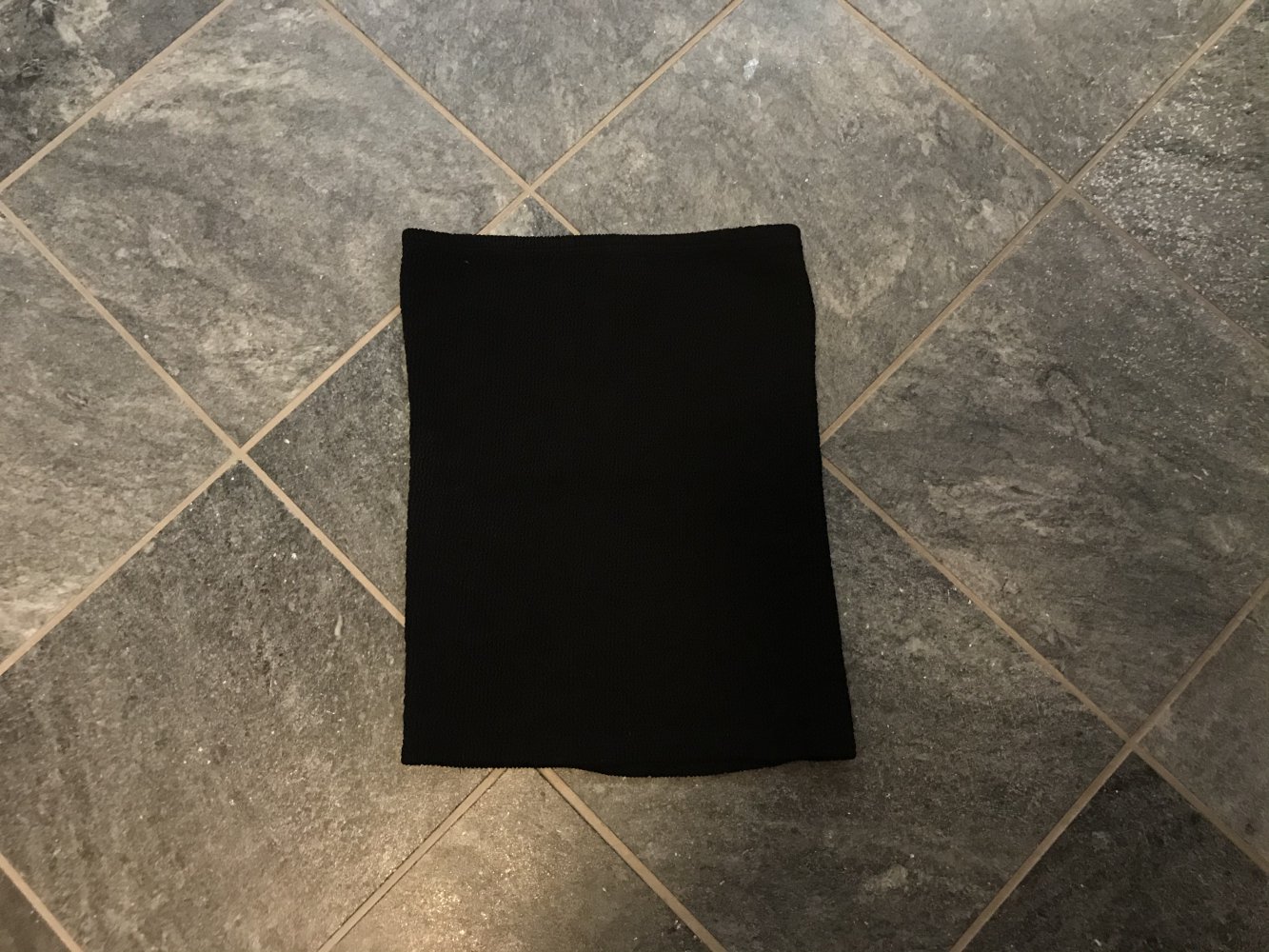 Schwarzer Schlauchrock