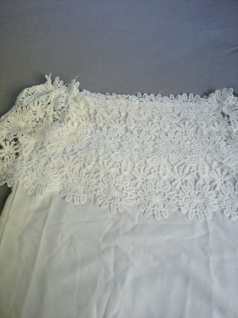 Shirt mit Spitzenkragen Neu