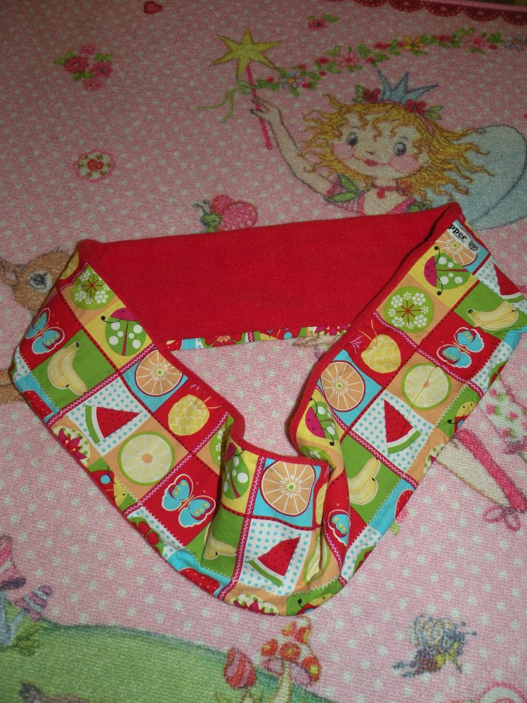 Mädchen Loop Schal für Herbst und Winter Rot niedlich gemustert Handarbeit