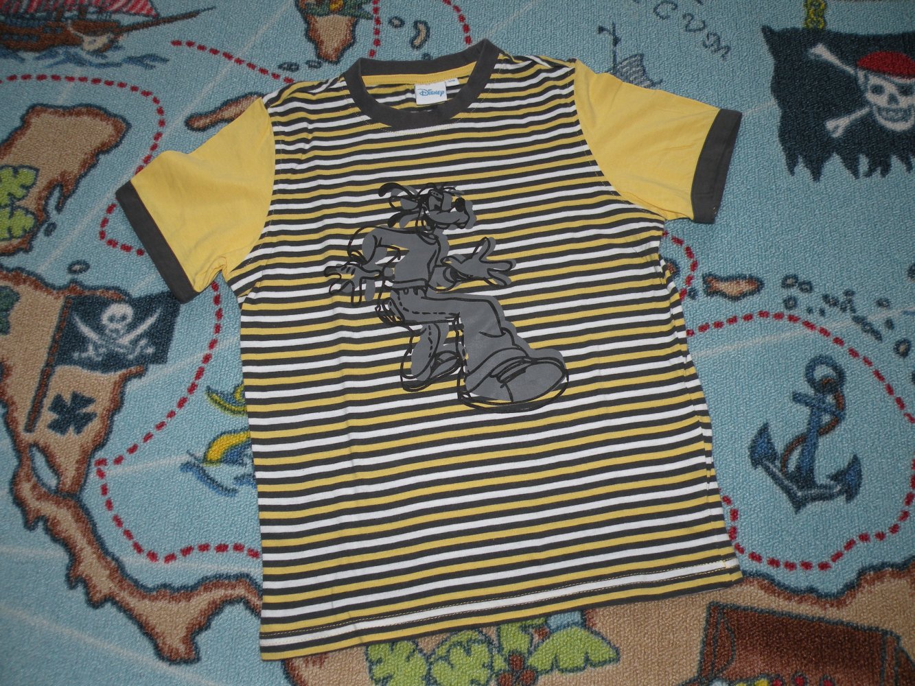 Jungen T-Shirt Disney Goofy Gr. 128 Gelb Grau Weiß geringelt top Zustand