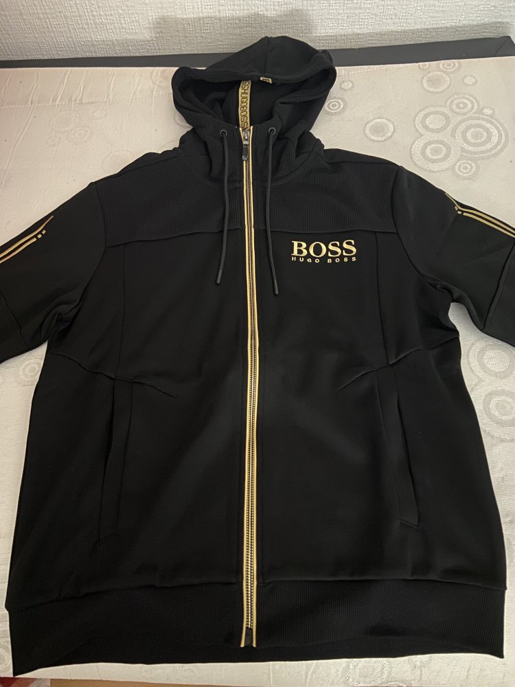 Hugo boss saggy gold sales