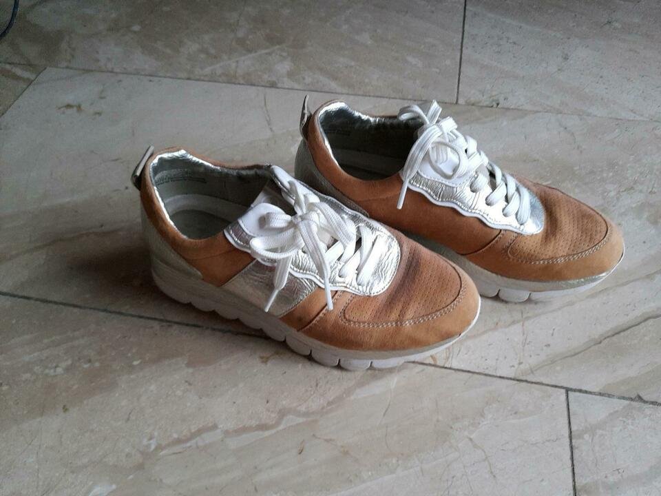 Tamaris Sneaker Gr. 38 Braun weiss silber