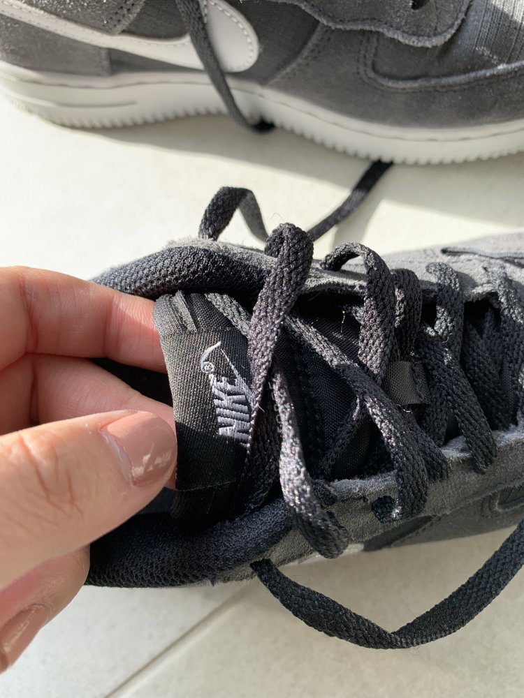 Sneaker von Nike in grau - Größe 35 - Zustand: sehr gut!