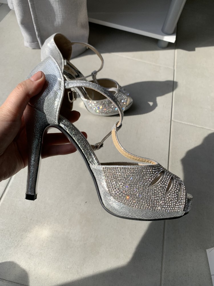 Silberne Absatzschuhe - Größe 36 - Zustand: sehr gut!