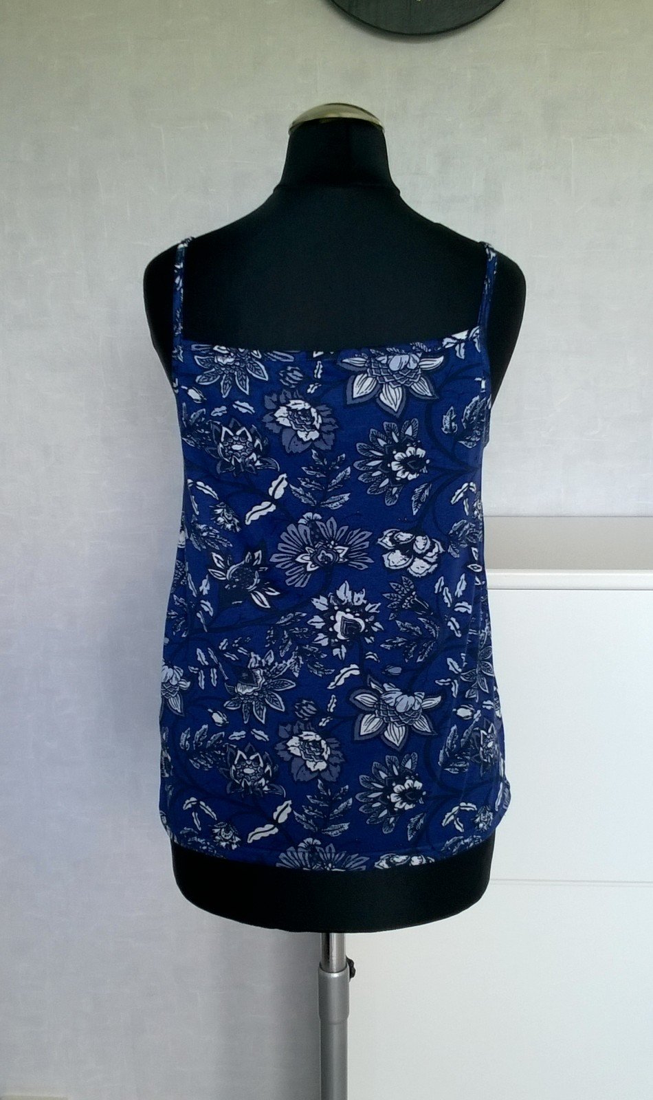 Top Trägertop Oberteil 2er Set blau / graublau weiß Muster und Blumen Gr. S Jean Pascale