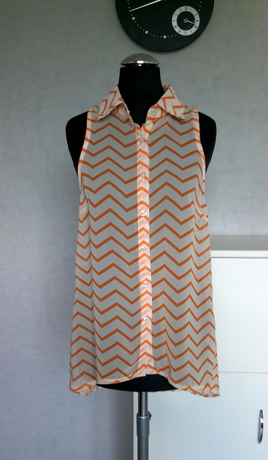 Bluse Chiffonbluse Shirt Oberteil ärmellos creme orange Muster Gr. S Play In Collection neu mit Etikett