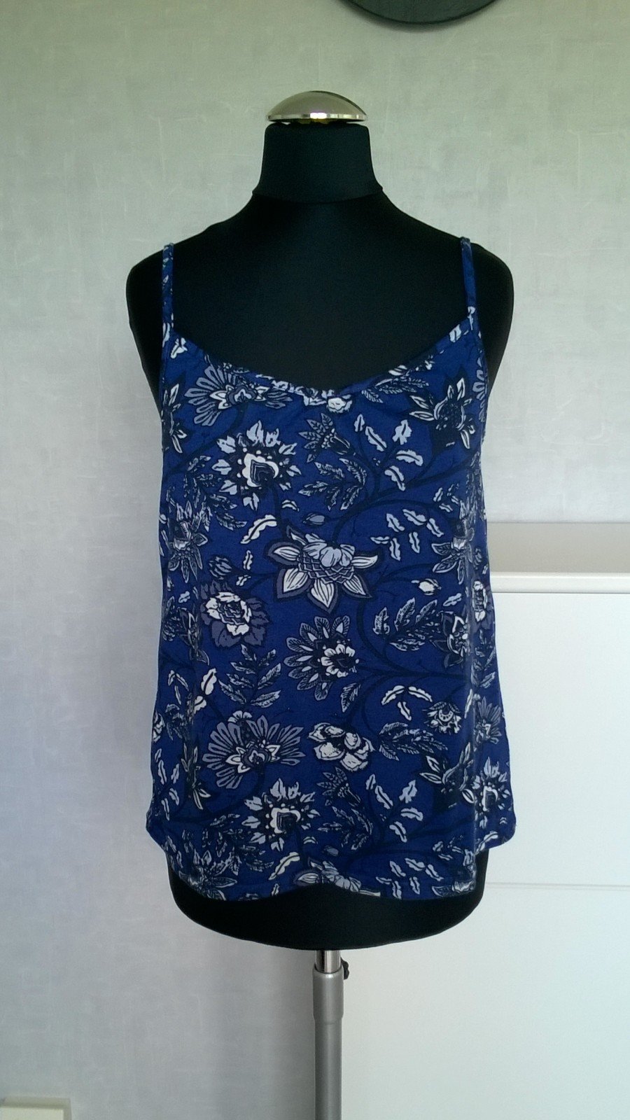 Top Trägertop Oberteil 2er Set blau / graublau weiß Muster und Blumen Gr. S Jean Pascale