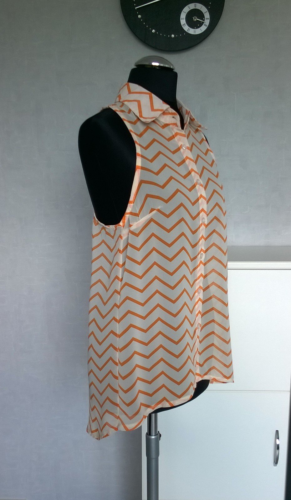 Bluse Chiffonbluse Shirt Oberteil ärmellos creme orange Muster Gr. S Play In Collection neu mit Etikett