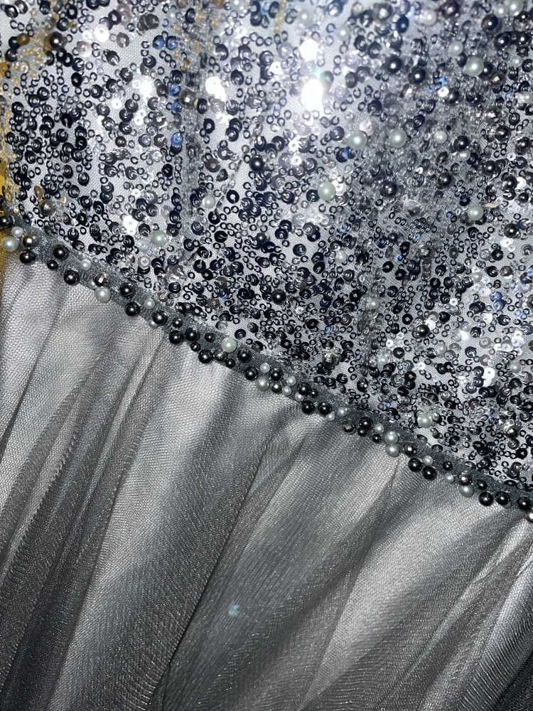 Graues Abendkleid von Magic Nights