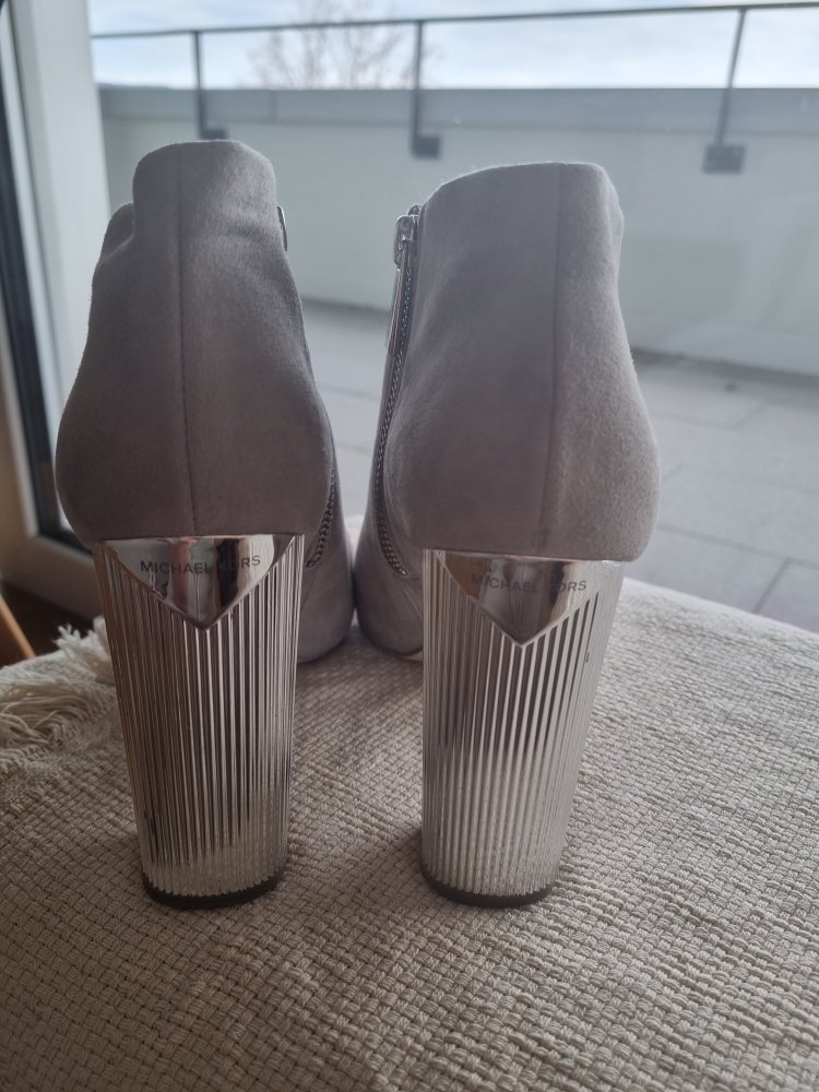 Michael Kors boots size 38.5