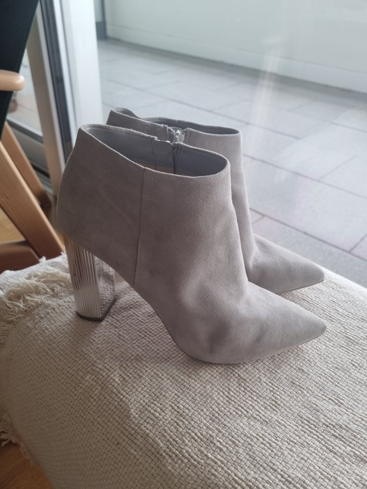 Michael Kors boots size 38.5