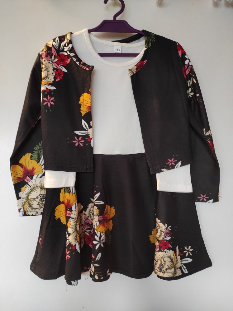 Mädchen zweiteiler Größe 110 