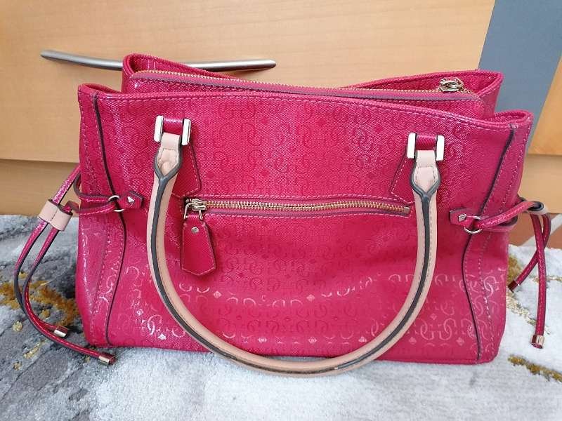Guess Henkeltasche