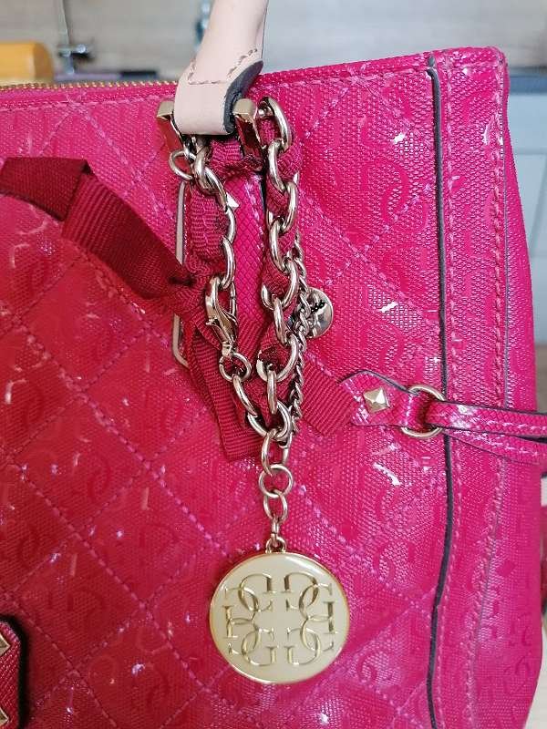Guess Henkeltasche