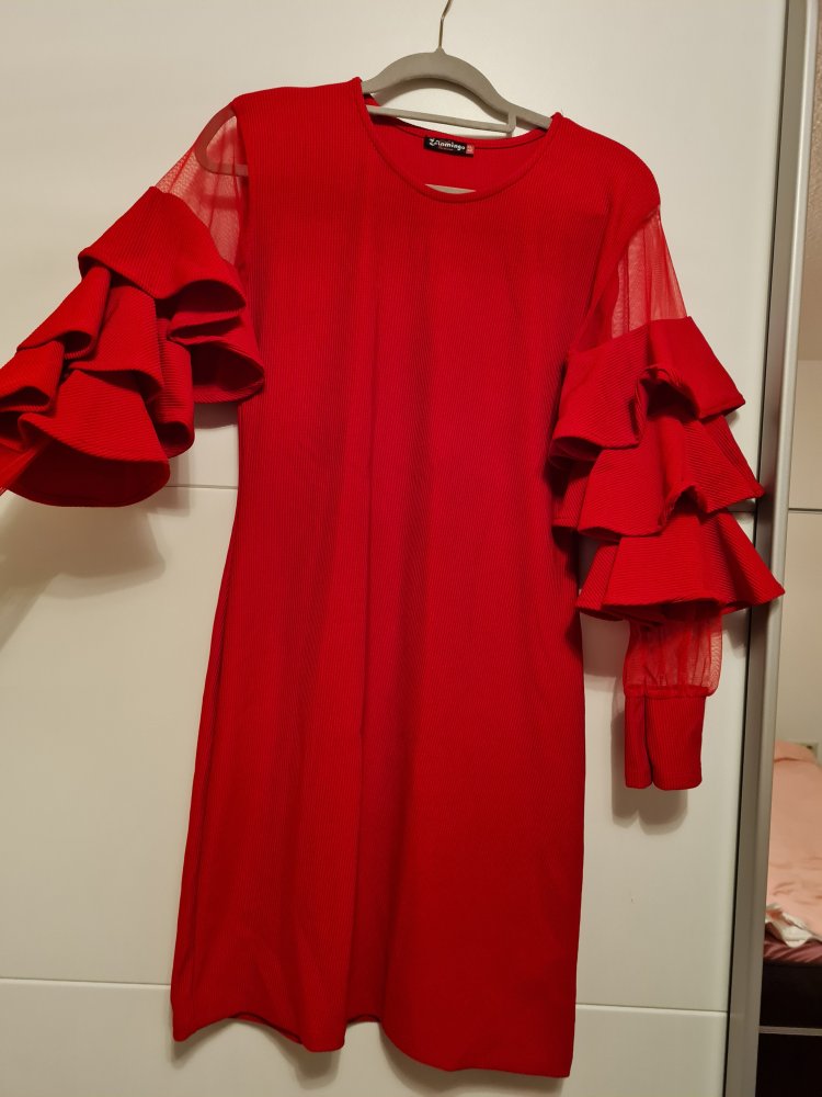 Kleid mit transparenten Ärmeln