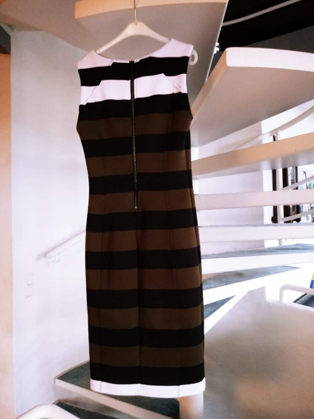 H&M Kleid XS 34 gestreift Neoprenkleid braun schwarz weiß Streifen