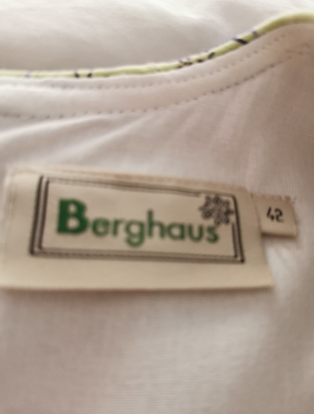 Berghaus Dirndl lang 42 lila mit Schürze ❤️