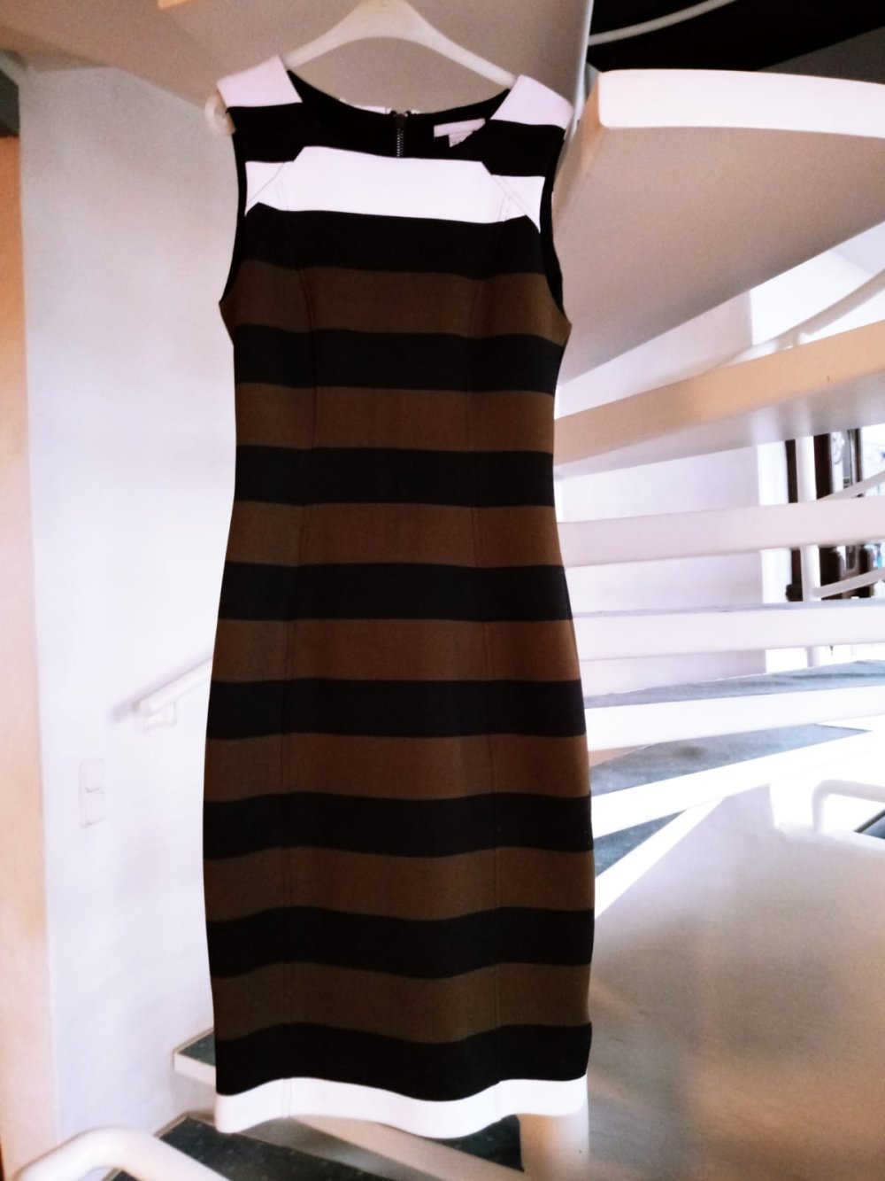 H&M Kleid XS 34 gestreift Neoprenkleid braun schwarz weiß Streifen