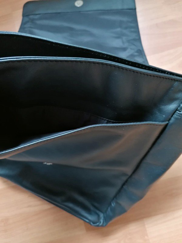 schwarze Umhänge Handtasche