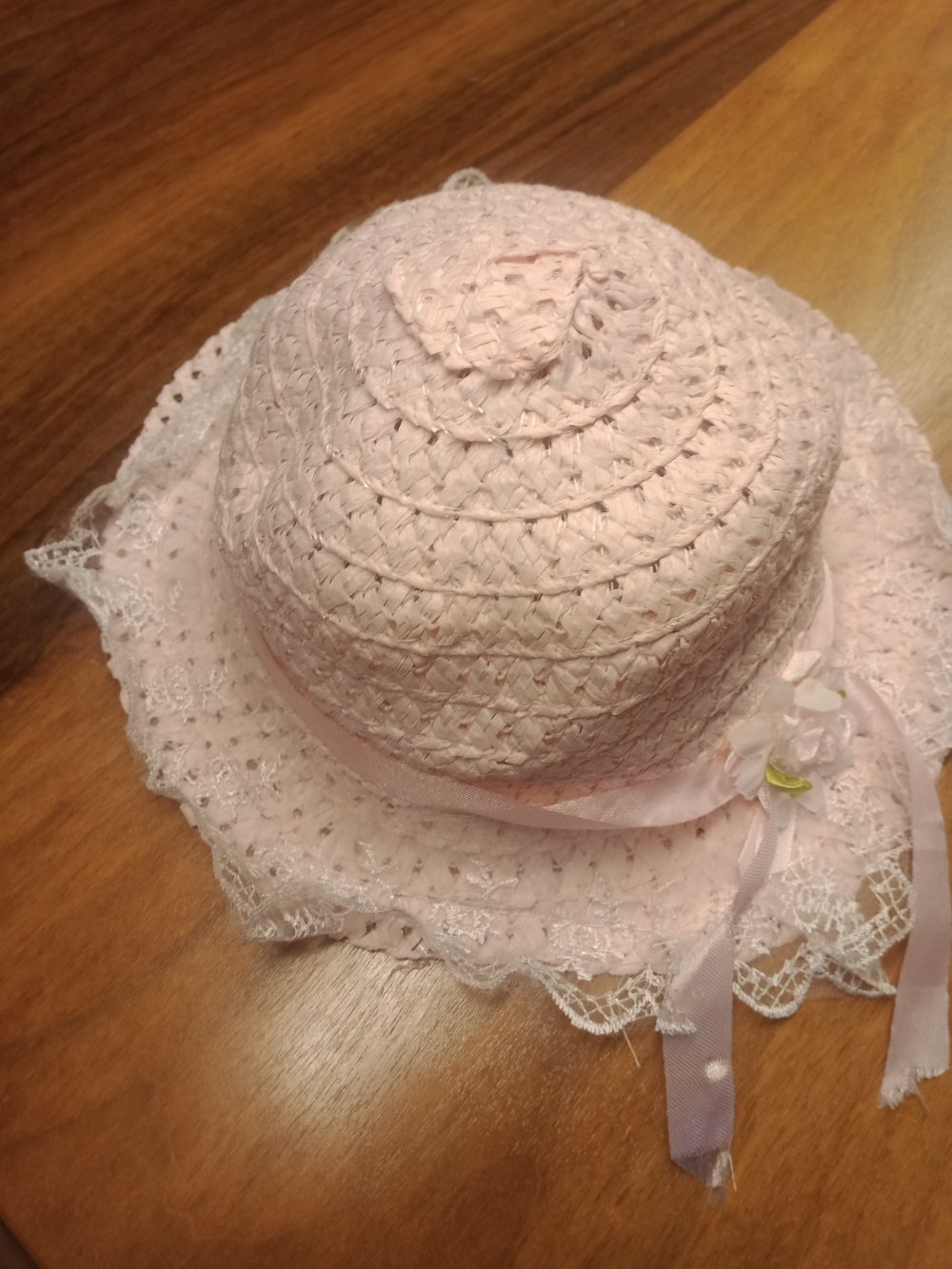 rosa Sommerhut mit Spitze