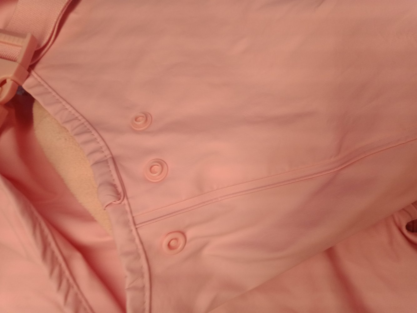 rosa Regenhose gefüttert