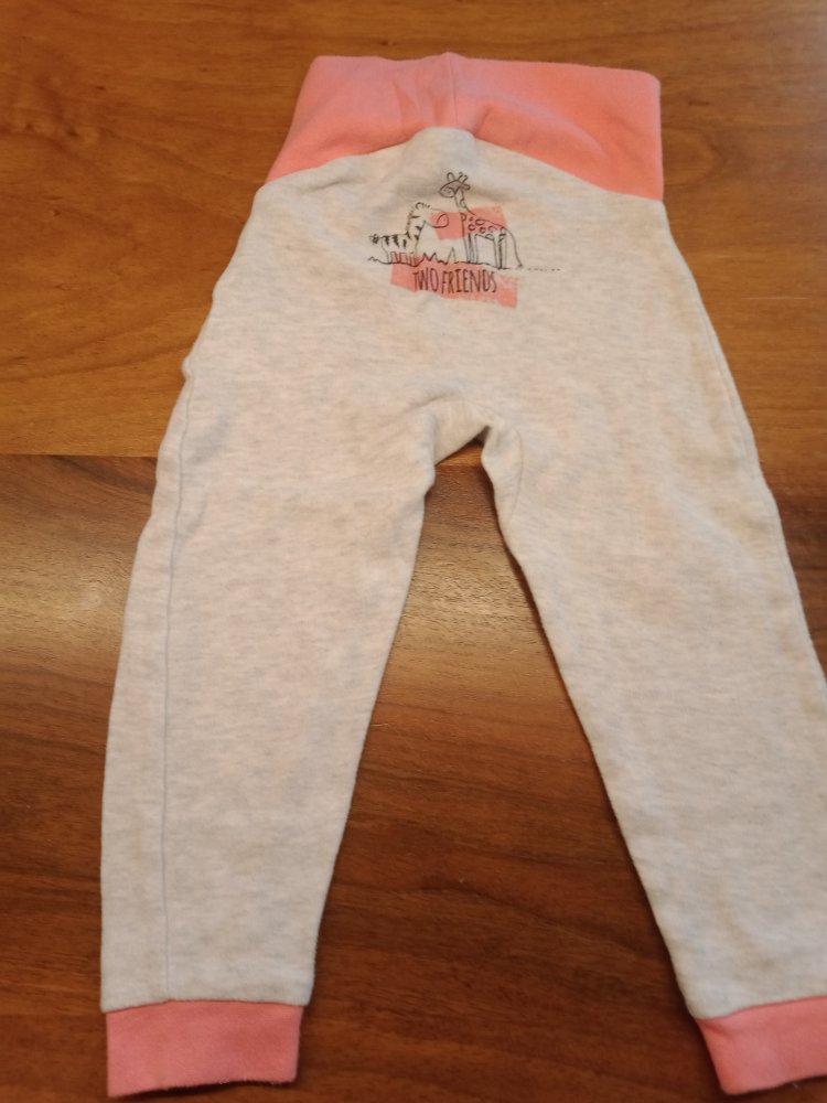 graue Leggins mit pink Borten