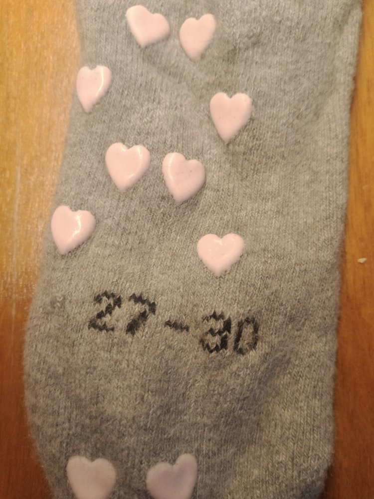 Sockenfinken grau mit Herzchen