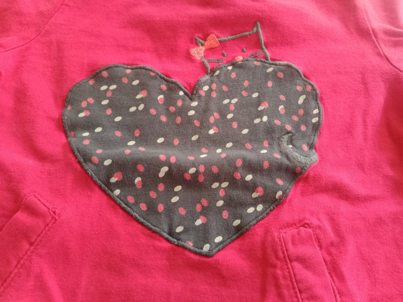 pink Sweatshirt Herz