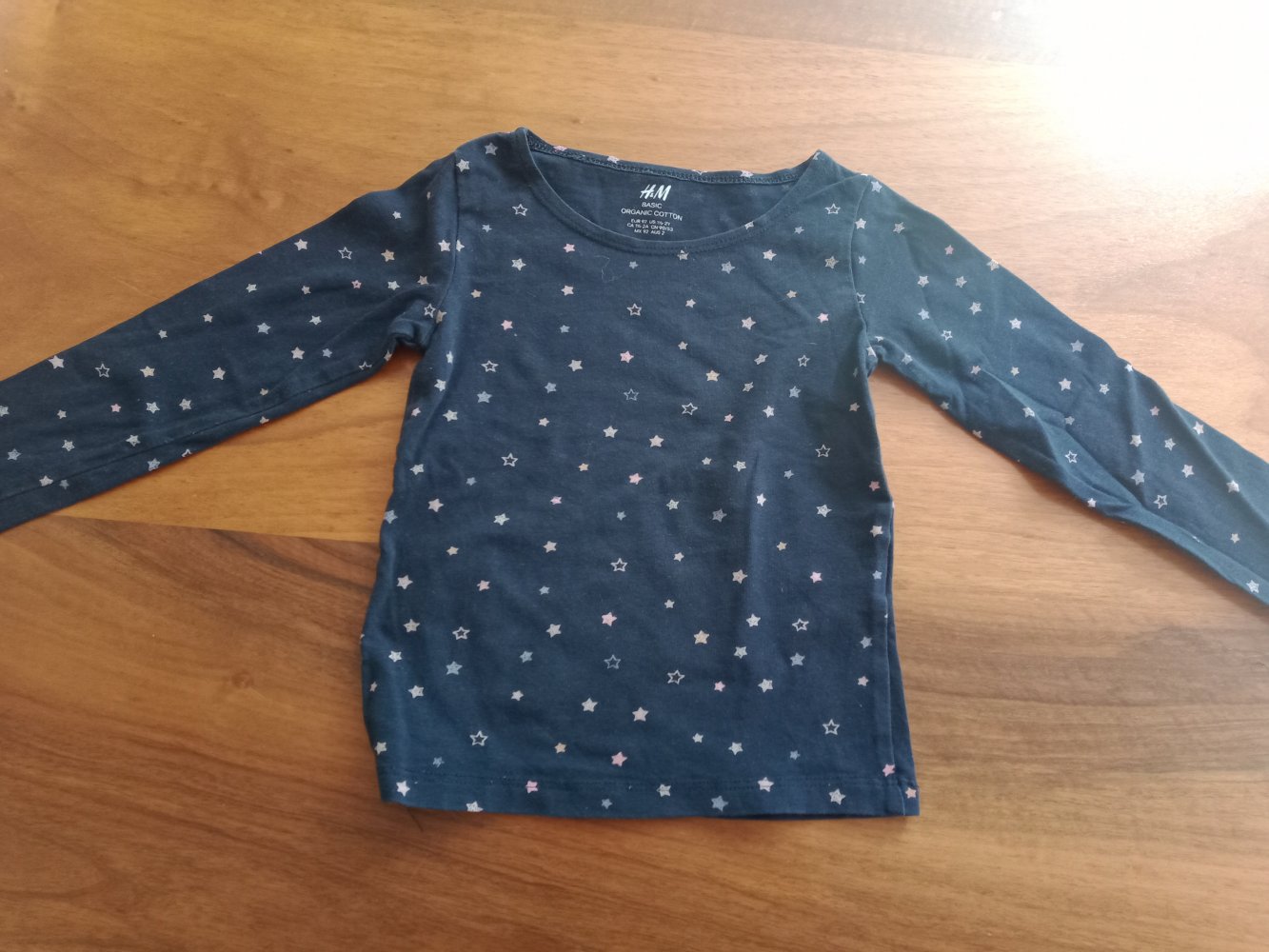 blaues dünnes Sternchen-Sweatshirt