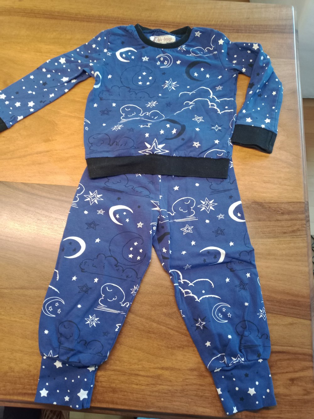 2-teiliges Pijama blau Mond und Sterne