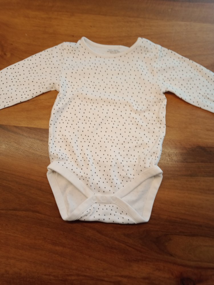 weisser Body mit schwarzen Punkten