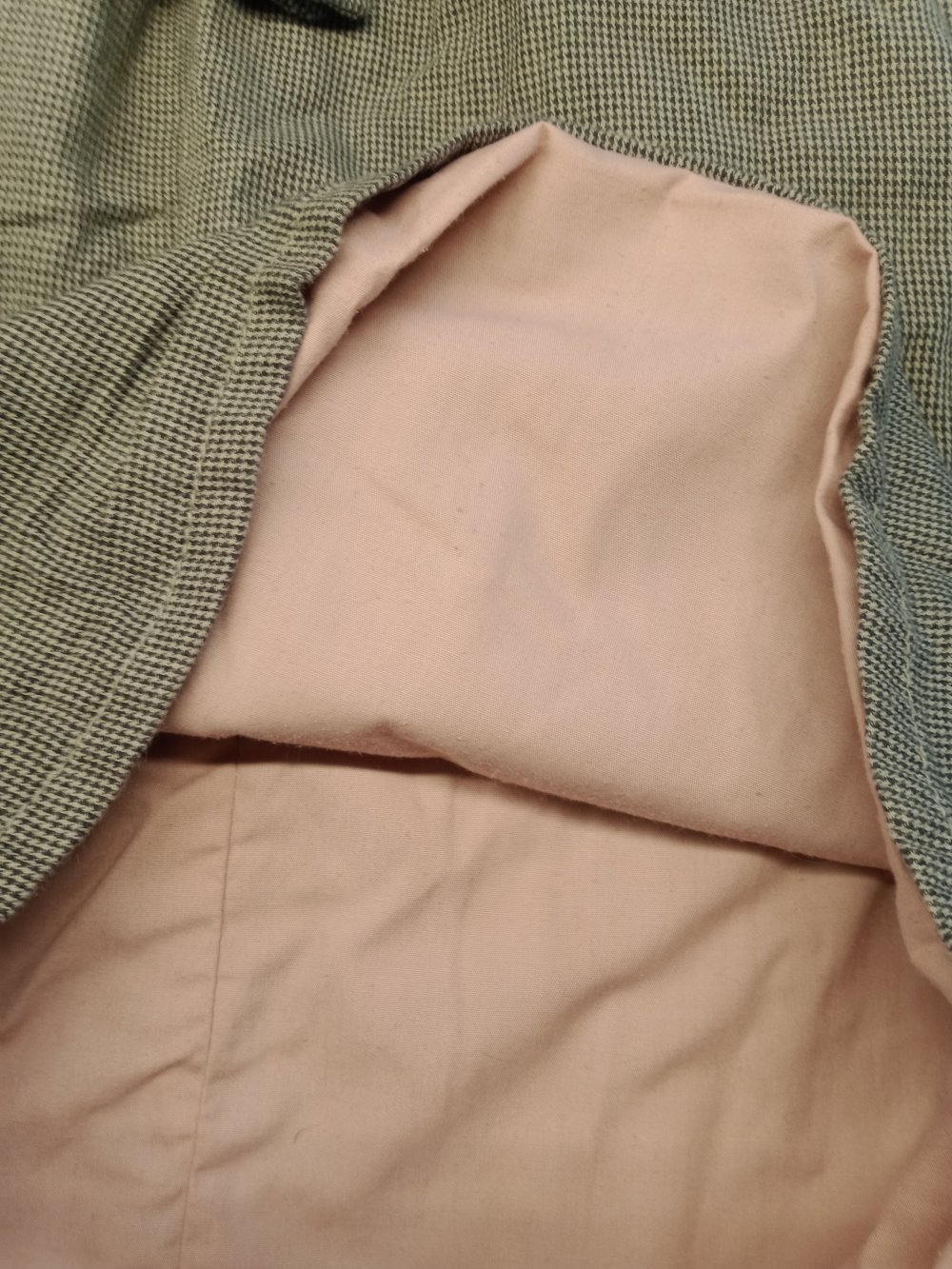 grau kariertes Kleidchen gefüttert