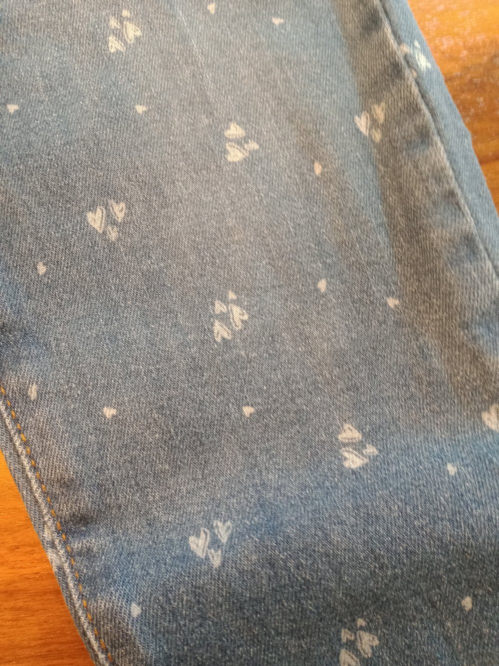 Jeans mit Herzchen 