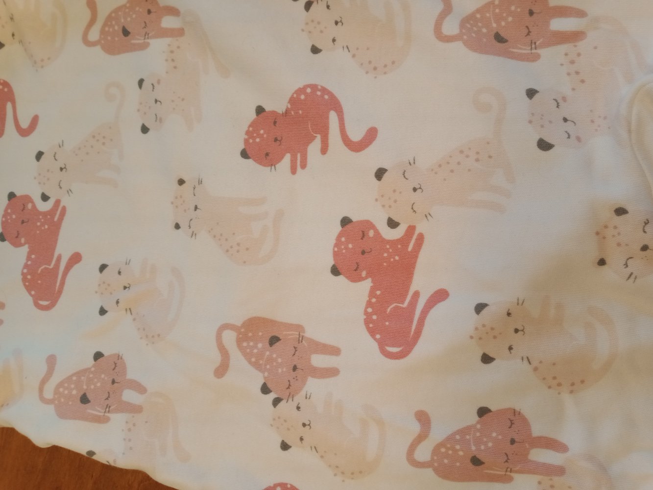 weiss/rosa Pijama mit Kätzchen