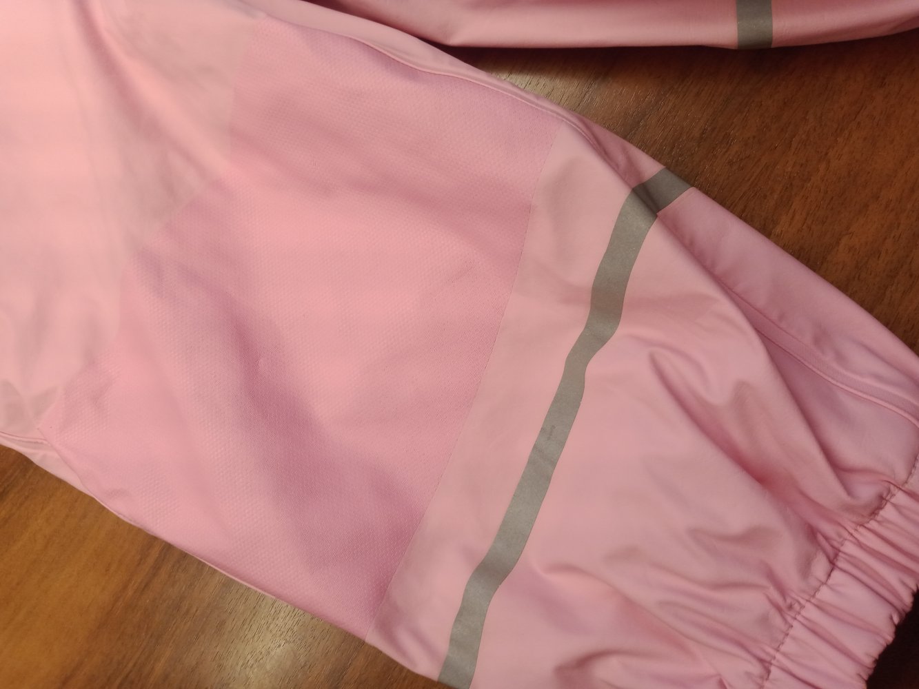 rosa Regenhose gefüttert