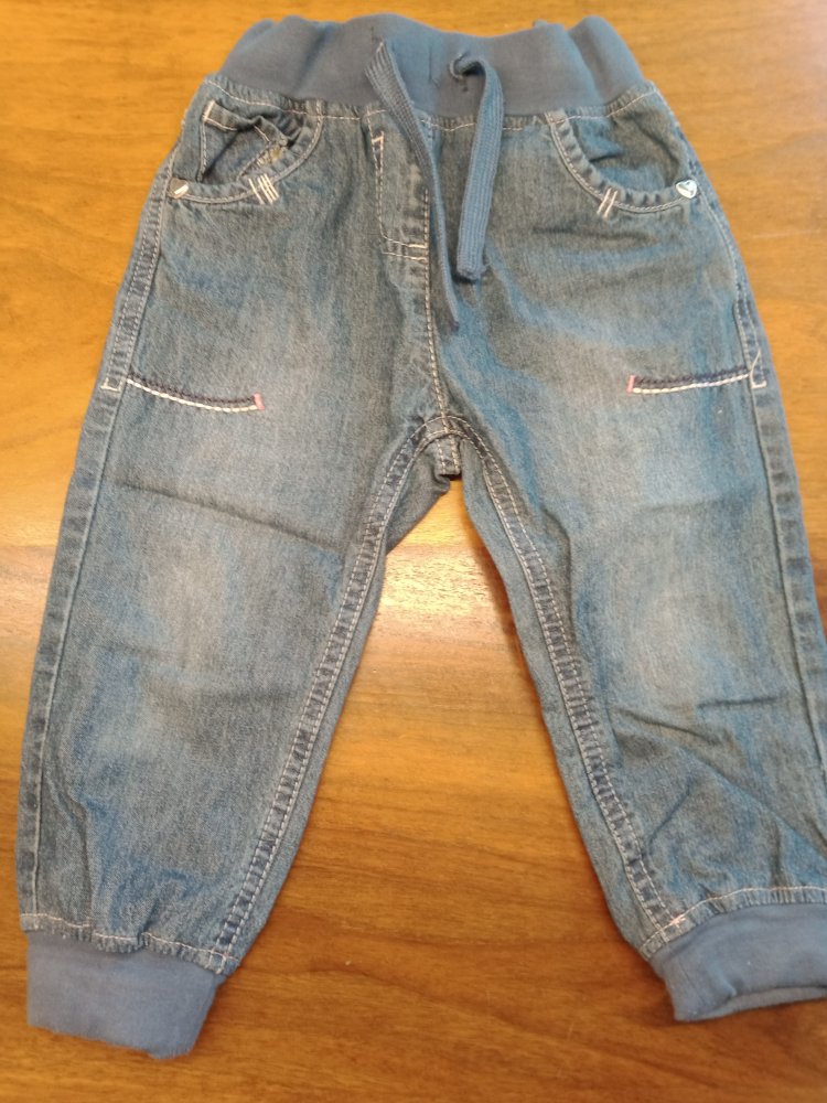 hellblaue Jeans